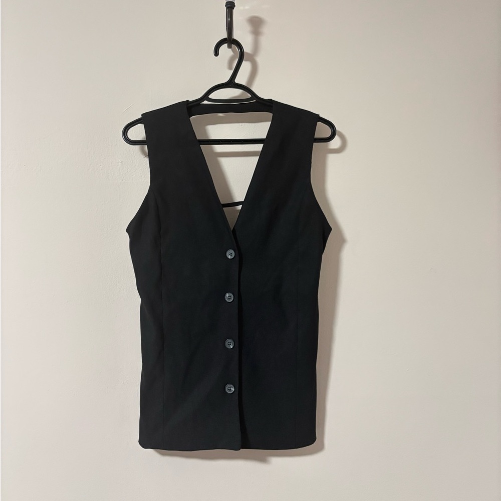Zara Black V-Neck Button Front Tank